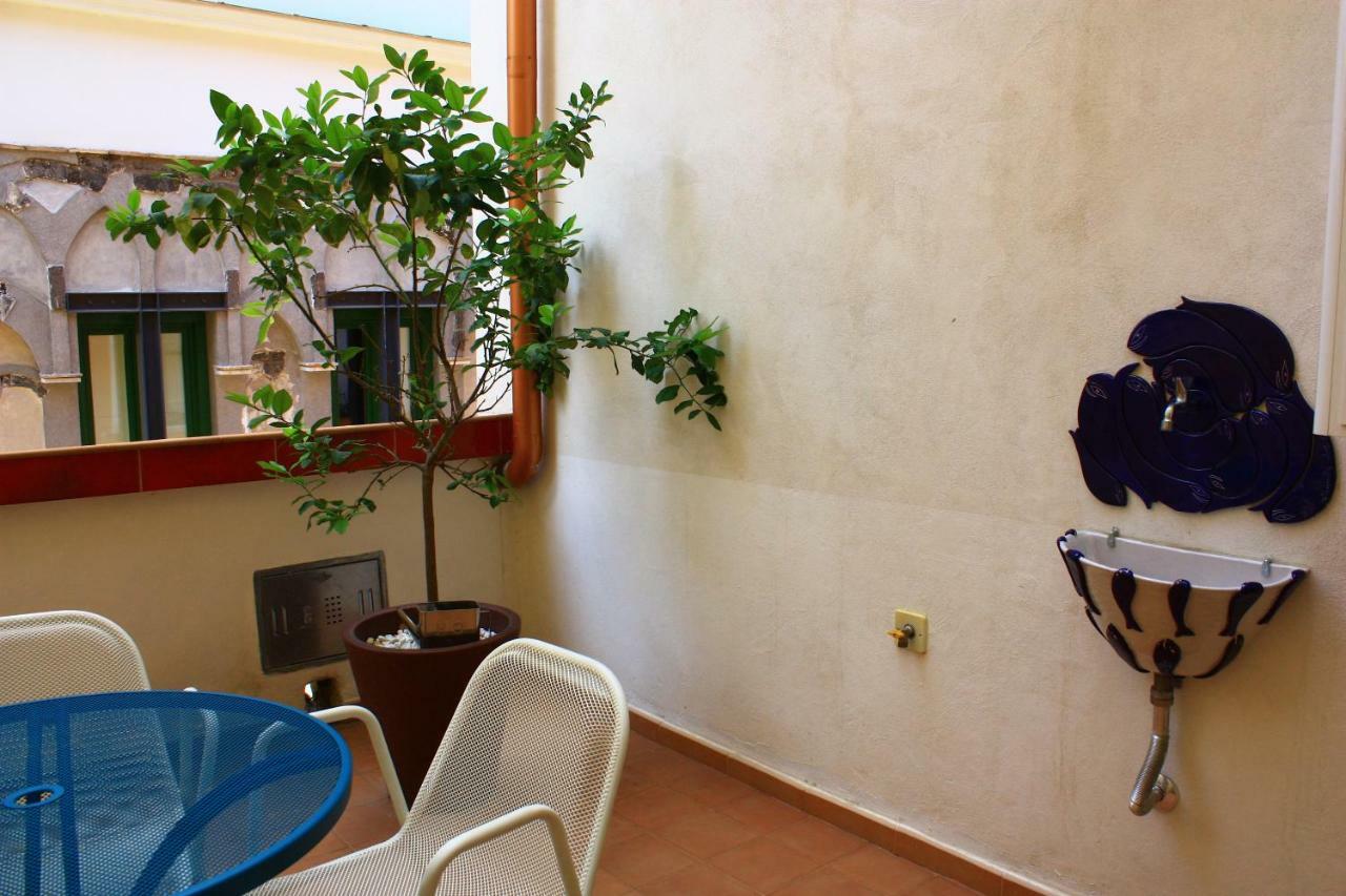 Haripergo Apartments A Bridge For Amalfi Coast 萨莱诺 外观 照片